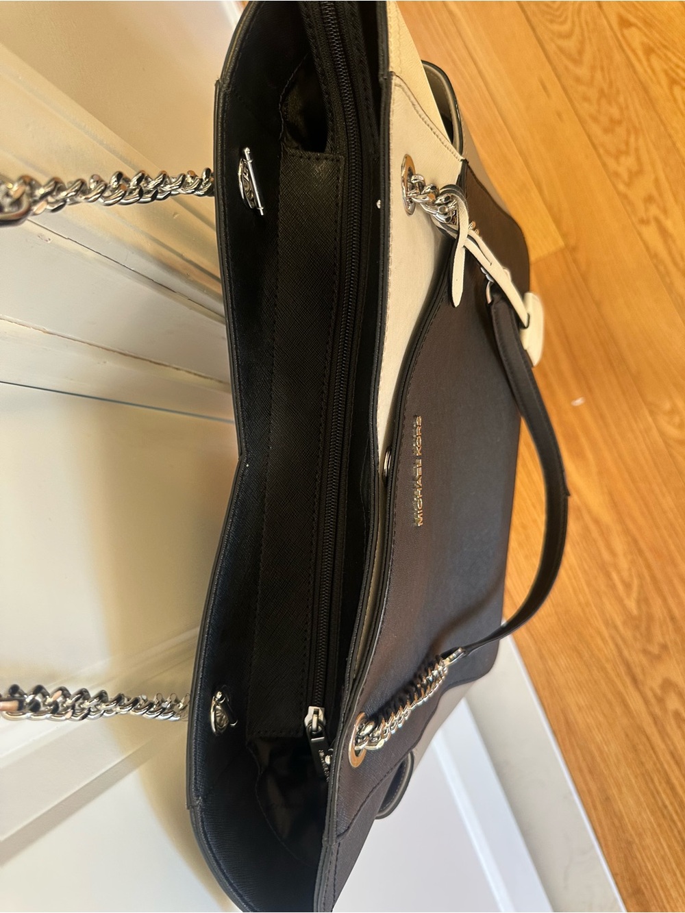 Michael Kors Jet Set Large Saffiano Leather Shoulder Bag - Picture 9 of 9